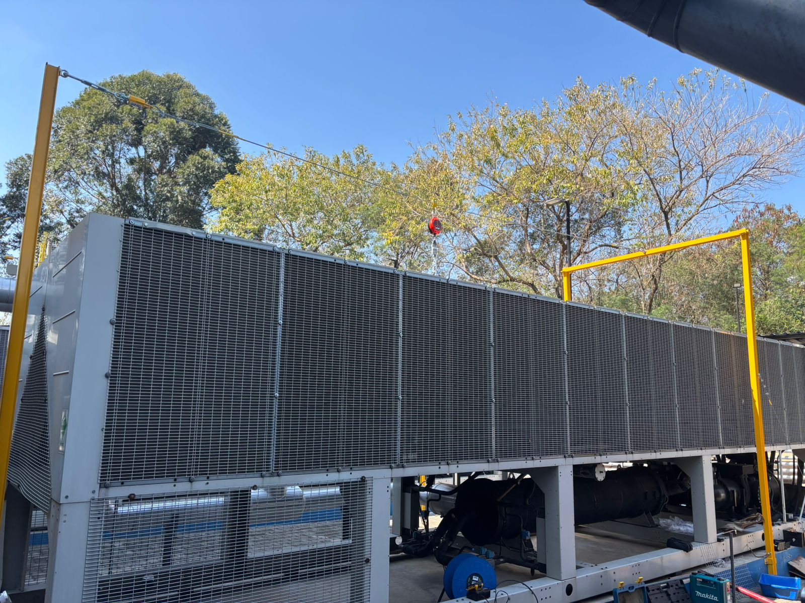 Sistema de linha de vida instalado em unidade industrial